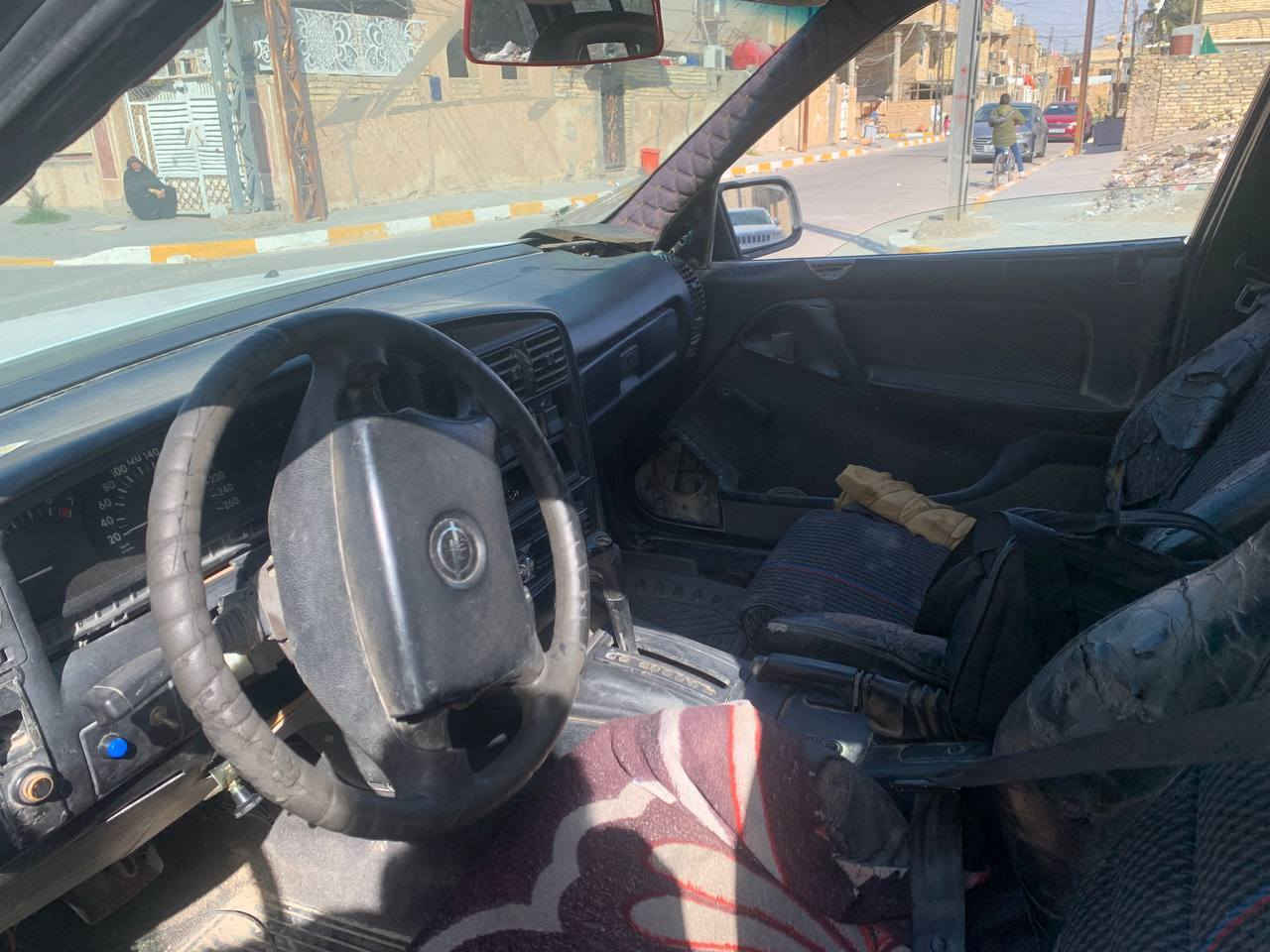 السلام عليكم ابول اوميكا موديل  1993  باسمي تحويل ثاني يوم كير ومحرك بطه جدد تخم تاير جديد سياره جاهزه كبل للشارع 
ب 20 وبيه مجال 
اتصل ودلل 
***********
