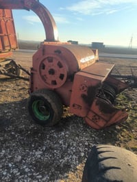 مكينه دكاك تبن وعربانه لبيع 40 وبيها مجال 07502238765