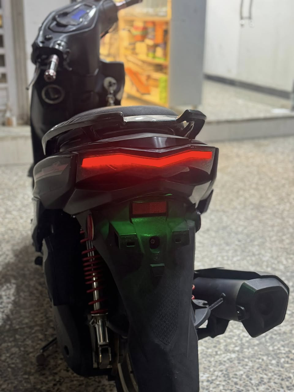 سلام عليكم سكنس شمعه اللبيع كفاله دراجه حلوه شلعه معدل جيب الف فيتر وياك كلشي بلادي سعر 1500 بيه مجال  هـ*********** عنوان الحسينيه مال راشديه
