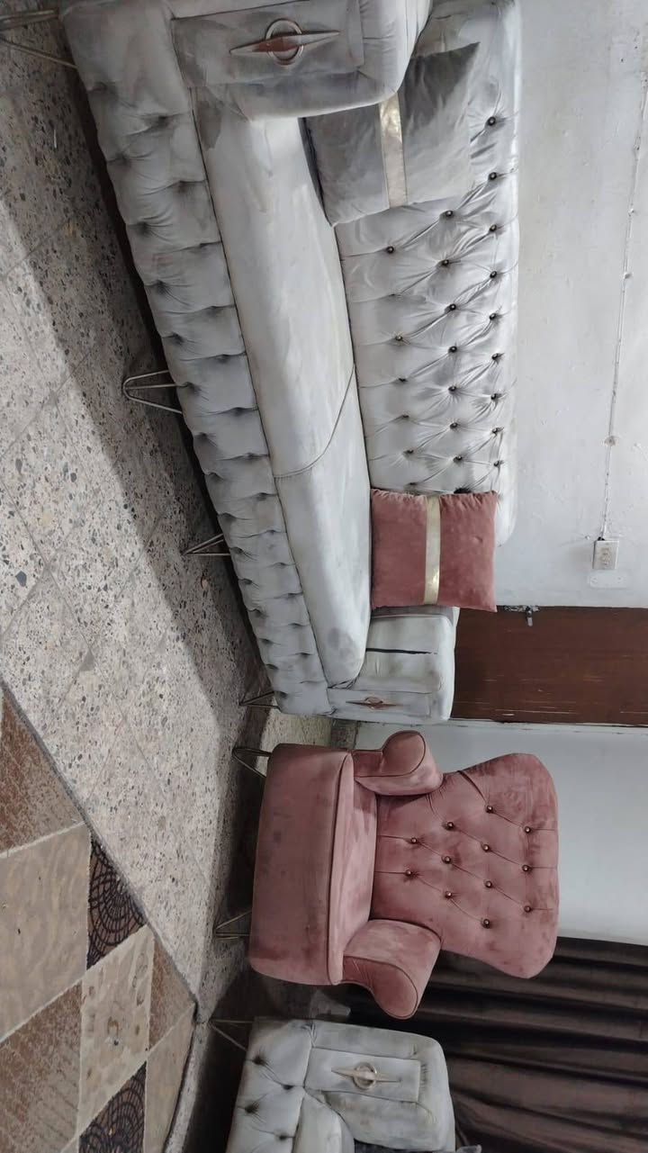 تخم 10مقعد 💺أخو جديد أي ضرر مابي سعر ,,260,, بي مجال مكان لبياع ***********يوجد واتساب
