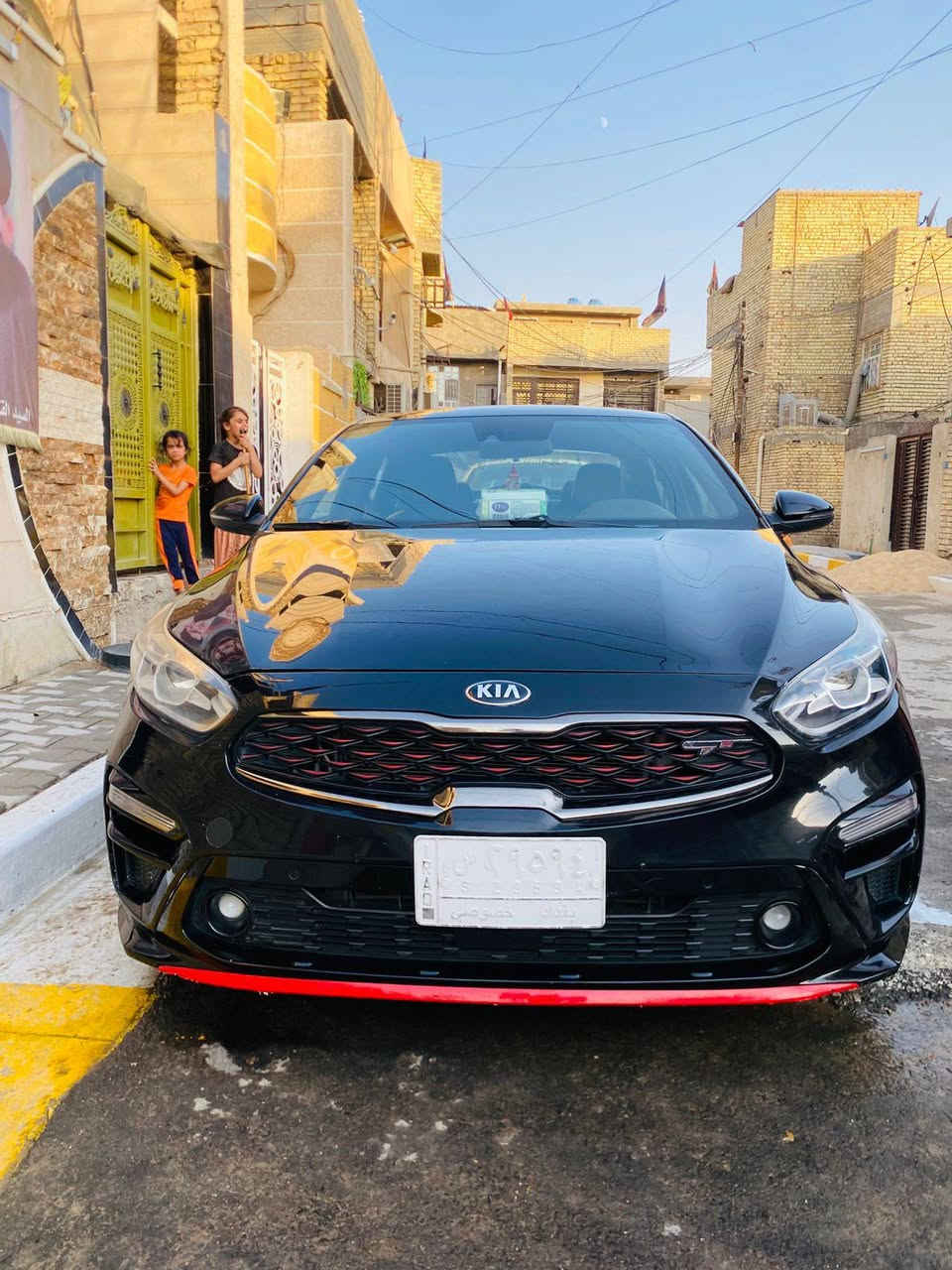 سلام عليكم 
فورتي موديل 2021
 وارد امريكي حادثهة بنيد وجاملق ويرباك استيرن 
محرك 1600 جي تي اي رياضي السيارة معوقين 
بعد 10 اشهر وصير حرة وراعيهة موجود ماشية 42 السيارة جديدة مكفولة 
السعر 125 وبيهة مجال قليل 
الاتصال ***********
