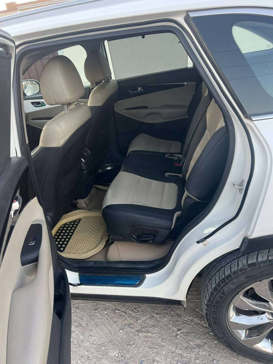 سلام عليكم سورنتو للبيع موديل 19 خليجي فول مواصفات عدا الفتحه كشنين كهرباء مري شفط  جنطه كهرباء بصمه كامره دواره مكفوله كفاله عامه سونار مرفق بل منشور رقم ديالى انكليزي 6 سلندر مكان ديالى تقاطع القدس الاسود  الهاتف ***********
