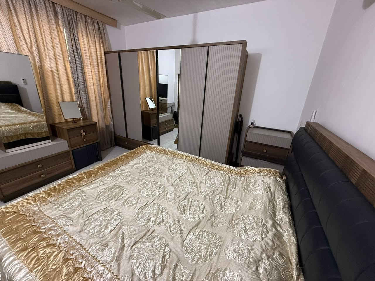 السلام عليكم
غرفه تركية نظيفة جداً جداً 
ماخدها من ايدل ومرفق صوره لسعر الغرفة الجديدة
رايده بمليون و٨٠٠ الف وبيه مجال بسيط
***********
مكاني بالعامرية بغداد
