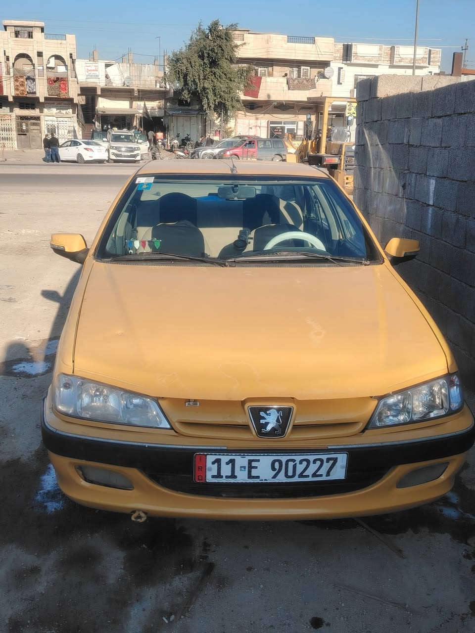 بيجو بارص موديل 13 بدون صبغ سعر 35 وبيها مجال بسيط 
***********
***********
