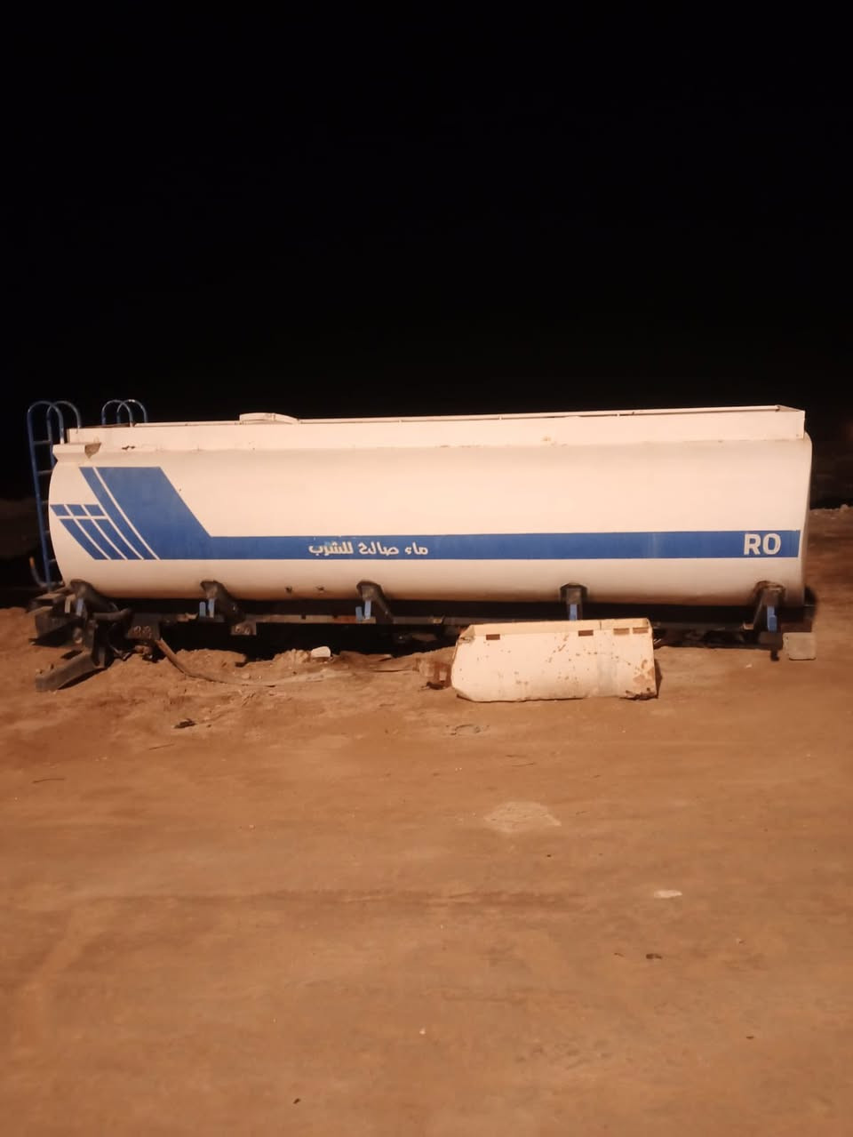 السلام عليكم تانكي 16طن طول6متر مصلح من الداخل تانكي حلو ونضيف عنوان البصره قضاء الفاو ***********
