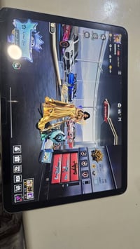 ايباد 11 للبيع  معالج M2 بطاريه 89 السعر ٥٠٠ قفل