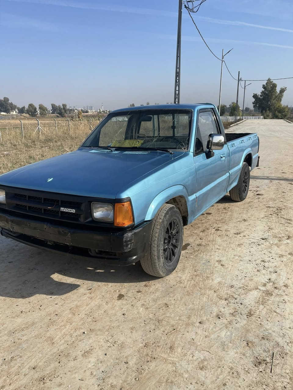 بيكب مزده موديل ١٩٩١ مصبوغ عام جديد الصدر دبلات كلو جديد محرك معمر جديد قبل يومين محرك 3واي ٨٥ تيوت 
شاصي شرط لاكسر ولا كصه سياره مرتبه كامل السعد ٢٩ كربون بانزين بي شرط تحويل 
***********
***********
مكان السياره رشديه
