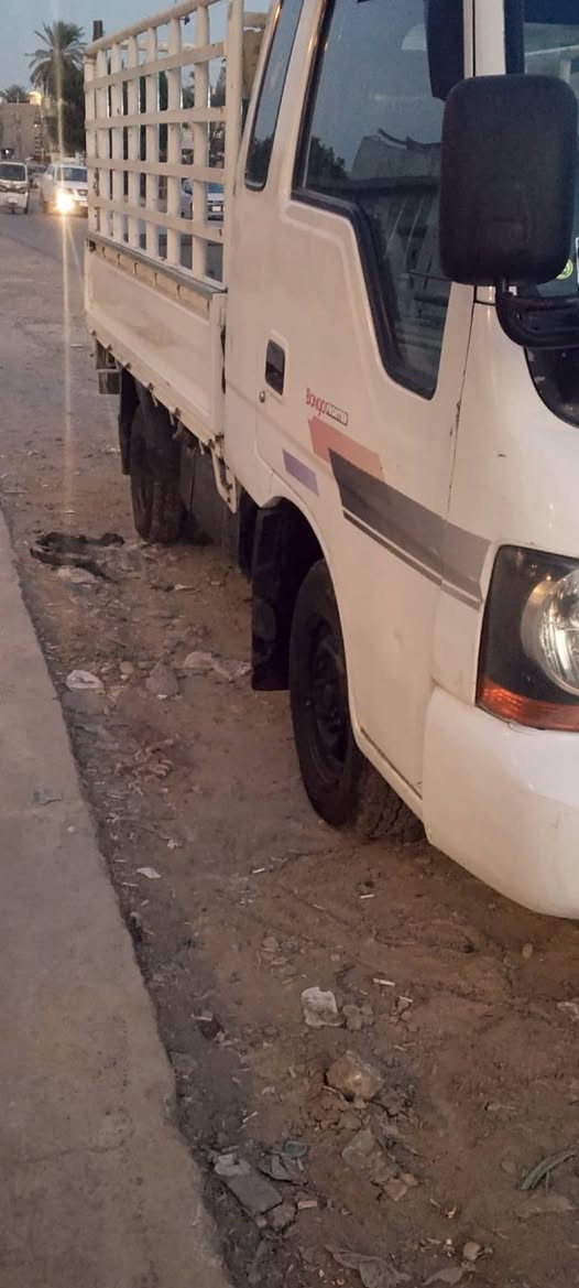 سلام عليكم للبيع سياره كيا حمل موديل 2000بسمي خيط بخار كيا ام عيون مكان سياره بغداد رقم الهاتف ***********
