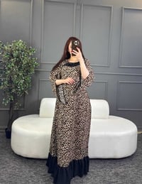 دشداشه نسائي • خامة كريشا • مقاسات ٤٠-١١٠