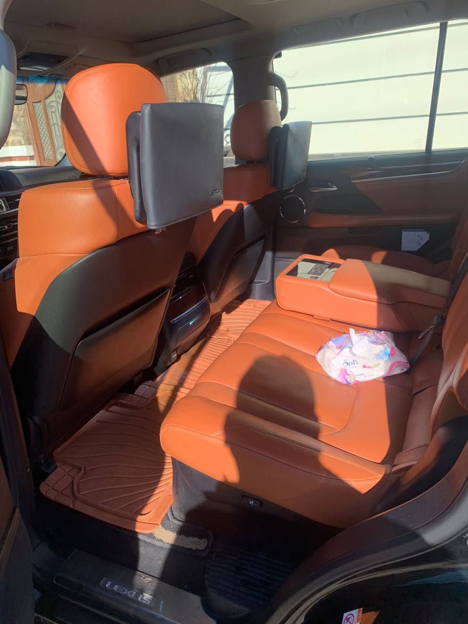 لكزز موديل 2019 ماشيه 114 الف كيلو بريميه اصلي فووول مواصفات مكاني حبانيه رقمي ***********. السعر 750 ورقه وبيها مجال
