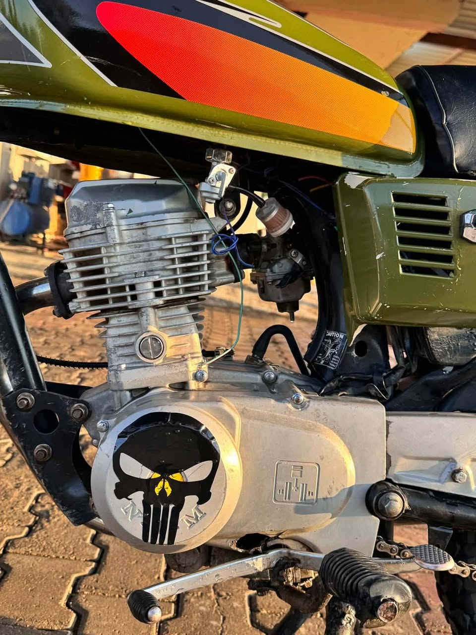 سلام عليكم مطور البيع ومروس هم يرهم سعر 225 بي مجال الشراي والمديل 2017
***********
