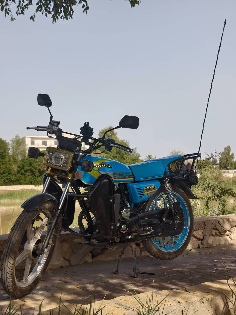 دراجة سولنك 150CC للبيع
5 كير
7 اوراق كاملة والاصلية
دراجة اقتصادية كلش ماشية 4 الاف بس
بس لويل الامامي معووج ومبدله والاصلي موجود اطيحلك سعره 30 الف 
مكاني ميسان سعرها 900 وبيها مجال 
ماخذها من معرض البركة 
*********** هذا رقمي وبيك خير ودلل
