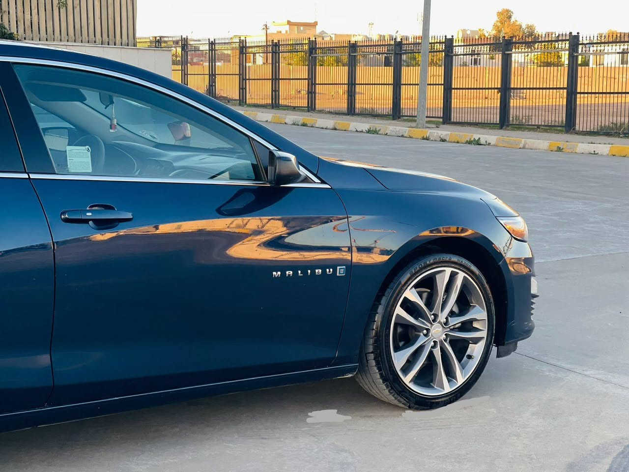 ماليبو 2022 بدون حادث صور حادث مرفق بالمنشور و راديتر بلادي بشرط
مواصفات lt و عليها ويل و تايرات مال premer
لون كلش مميز و حلو رقم اربيل و سياره فقط بيها شبرين صبغ جوه رقم الخلفي (ربع صندوك) حتى دعاميه بلاديه بدون اي دواخل ڤيديو موجود دزلي رساله بالواتساب ادزلك ڤيديو كامل لسياره 

هاند بريك بصمة , شاشة جبيره كاربلي , خريطه عراق , تبريد منفصل سايق و الراكب , كشنات امامي هيتر و كهربائي , تبريد مقسوره الخلفية , شغال بالكونترول , بصمة ابواب و بصمة تشغيل , ويل مال پريمر , تايراته كلش جديده , تاخم صدر كله جديده و مابي ربع مصروف , عليها سبويلر خلفي , بگ لايت ليد ,عليها منضومة لايتات جديده , تحديد سرعه , تحكم ستيرن جهتين , رقم اربيل و جديد سنويته لحد ٢٠٣٠ و تحويل مباشر , سياره تاخذه و متصرف عليها ربع دينار , عليها كاعيات اصلي و دواخله كلش نضيفه ماشي ٧٠ الف 
ارباك ستيرن طاك دشبول مطاك 

سعره ١٢٥$ و مجال بسيط عنوان كركوك 
*********** & *********** كركوك, العراق
