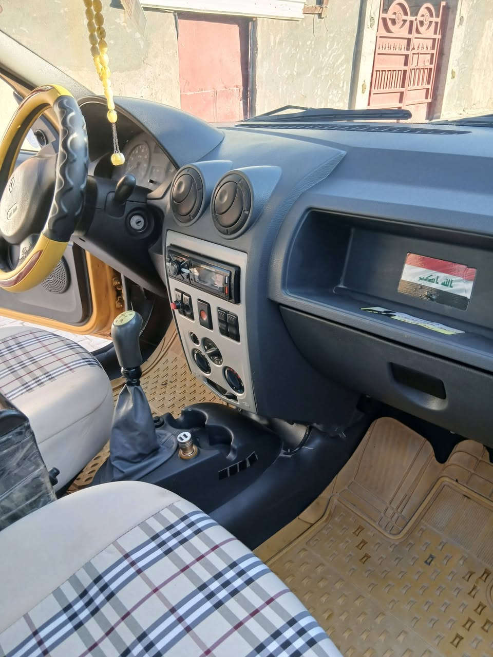 سلام وعليكم سياره للبيع  رينو لوكان موديل 2009 سياره كفاله  محرك كير كهربائيات تبريد ويه سويج  كلهه شغاله سياره مامتعوبه مال بيت مامشتغلين بيهه رقم الهاتف ***********
***********
