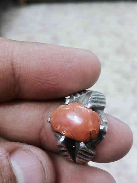 مرجان تونسي قديم  حجر طبيعي  
صياغه يدويه صلاح بنبع 
قياس الخاتم 23
***********
الامين الثانيه قرب النظاميه 
السعر 80 الف قفل واني خادم اكو توصيل  لكل المحافظات
