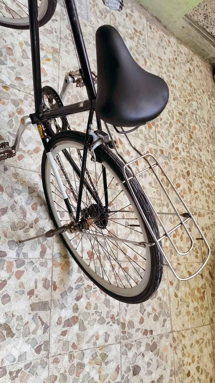 السلام عليكم بيسكل c700 للبيع البيسكل نضيف وجاملغاته جدد وبعدهن ممشدودات والتيار الخلفي بي بنجر السعر 80 وبي مجال عنوان بغداد مدينه الصدر للاستفسار الاتصال على الرقم ***********
