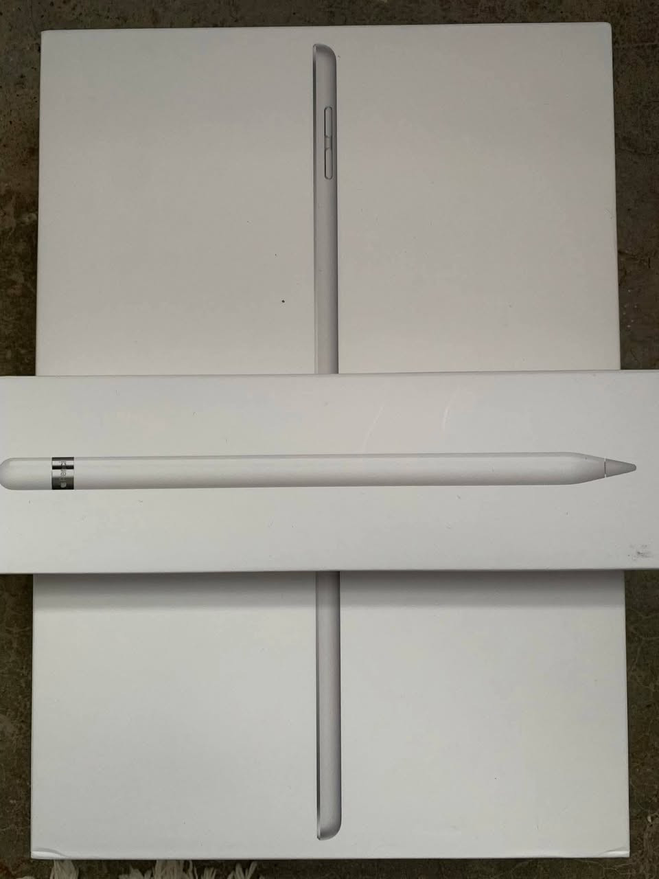 آيباد 9 64GB مستخدم للمطالعة فقط جديد و يجي وياه كارتونتة و  اصلي جديد و شاحنته الاصلية.
الآيباد جديد حرفياً استخدام قليل" انطي سعرك بل تعليقات وانا اجاوبك


**إذا كنت صاحب هذا الإعلان وتريد حذفه لأي سبب، رجاءا أرسل رسالة إلى الدعم الفني**