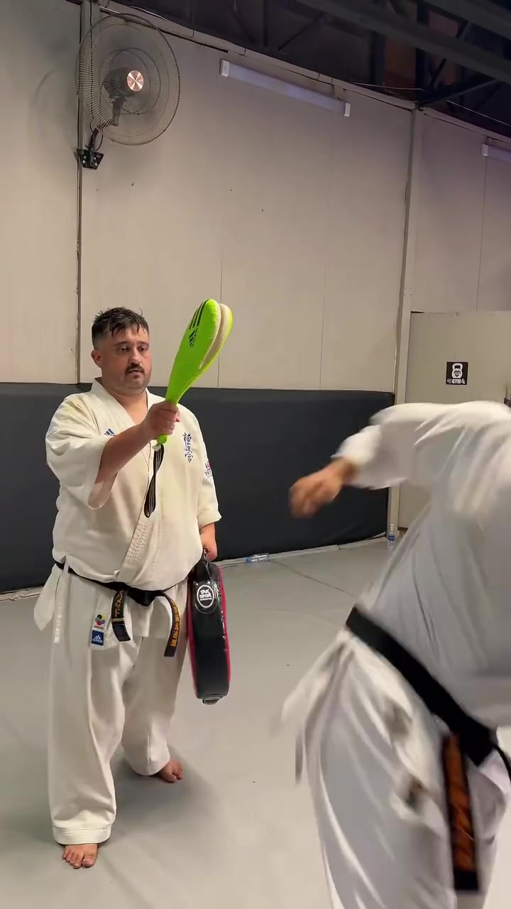 🥋 قاعة فايكنغ جم 🥋
للكيكوشنكاي كاراتيه والكروس فت وتنزيل الوزن

تحت إشراف الخبير الدولي شيهان وسام كاظم رسن
والبطل الدولي الكابتن محمد الربيعي

📢 نعلن عن استقبال الراغبين بالانضمام إلى تدريبات الكيكوشنكاي كاراتيه.

نرحب بالمشاركين من كلا الجنسين ومن مختلف الأعمار، لتعلم أساسيات الكاراتيه وتطوير اللياقة البدنية وبناء الثقة بالنفس والانضباط.

📅 أيام التدريب:
السبت - الاثنين - الأربعاء

💪 برامج تدريبية متدرجة للمبتدئين والمتقدمين
🥋 تطوير المهارات القتالية واللياقة البدنية
🏆 إعداد للمشاركات والبطولات
🔥 تمارين كروس فت وتنزيل الوزن

📍 العنوان:
الغدير - مقابل أسواق أبو رحمن - الطابق الخامس
🛗 يوجد مصعد لراحة المتدربين

📞 للاستفسار والتسجيل:
***********

كن جزءاً من عائلة فايكنغ جم، وابدأ رحلتك نحو القوة والانضباط والتميز.

🥋 أوس! 🔥
