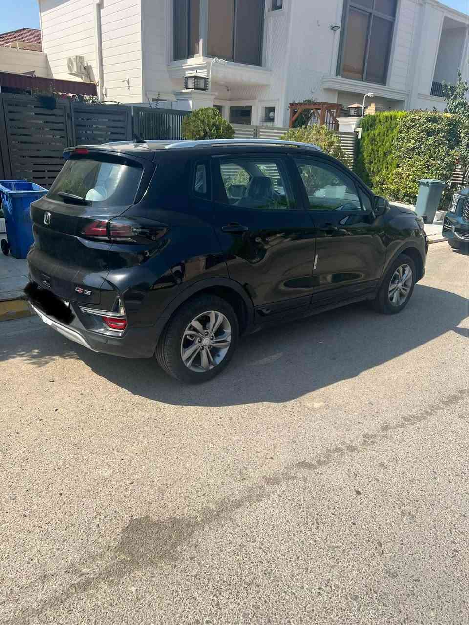 شانجان cs15 موديل ٢٠٢٢ 
كوشن جلد نايلون الشركة بيها
ماشية ١٨ الف كيلو 
مكينه ١.٦ تنفس طبيعي
السيارة صفر شريكة اربيل 
جدا نظيفة ومابيها اي نقص 
فحص وهزة وسنوية كلشي بيها جاهز
بيها مكان صغير pdr بالباب الخلفي موجودة بالصور

السعر ١٠٠ ورقة 
للاتصال واتس *********** أربيل, العراق
