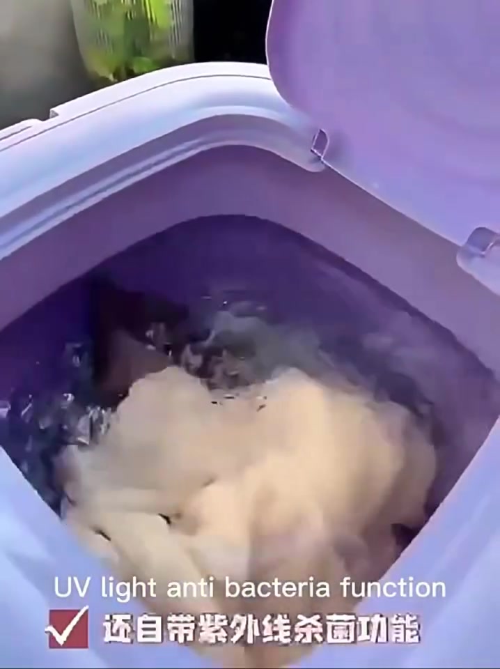 غسالة أكواب أوتوماتيكية للتركيب على المغسلة – Automatic Cup Washer
غسالة أكواب أوتوماتيكية مصممة لتنظيف قاع الأكواب بسهولة وسرعة، مناسبة للاستخدام المنزلي والتجاري الخفيف.

 • تنظيف أوتوماتيكي لقاع الكوب بالضغط للأسفل
 
• مناسبة لأكواب بقطر فوهة من 1.18 إلى 3.88 إنش
 
• يمكن استخدامها للأكواب التي يقل قطرها عن 3.5 إنش (حوالي 9 سم)
 
• تقلل وقت النقع والفرك اليومي للأكواب
 
• مناسبة للمطابخ المنزلية، المقاهي، البارات، محلات القهوة والشاي، والفنادق
 
• تصميم مخصص للتركيب بجانب حوض الغسيل

 • متطلبات التركيب:
 • مسافة لا تقل عن 2 إنش (حوالي 5.1 سم) حول فتحات التثبيت
 • المسافة من مركز الفتحة إلى حافة الحوض لا تزيد عن 2 إنش (حوالي 5.1 سم)
 
• نطاق حجم الأكواب:
 • قطر الفوهة من 1.18 – 3.88 إنش
 • أكواب أقل من 3.5 إنش

محتويات العلبة
 • وحدة غسالة الأكواب
 • وصلات التركيب (خرطوم / وصلات ماء)
 • صامولة تثبيت (Mounting Nut)
 • حلقة / واشر (Washer)


**إذا كنت صاحب هذا الإعلان وتريد حذفه لأي سبب، رجاءا أرسل رسالة إلى الدعم الفني**