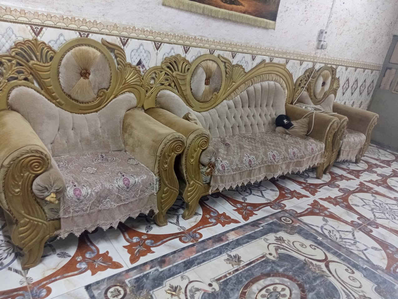 السلام عليكم كاونتر ب200وتخم ب200بي ضرر بسيط الاتصال على رقم ***********

