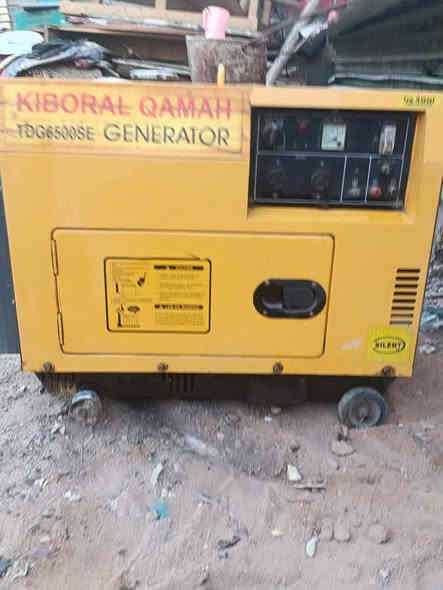مولدة للبيع كاز 25 امبير مولدة استعمال قليل وجديدة السعر 650 رقمي ***********
