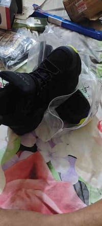 حذاء • مقاس ٤٢ • ماركة بامزون