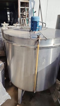 خلاطات استل استيل أحجام 2طن و1طن موبايل 07801076015