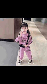 ❄️🧒 حضّروا أطفالكم للمنخفض الجاي! 🧒❄️
الشتا قرب… ومعه البرد! 🥶للطلب السريع ***********  
خلي طفلك دافي وأنيق مع سترات الأطفال الشتوية الجديدة
