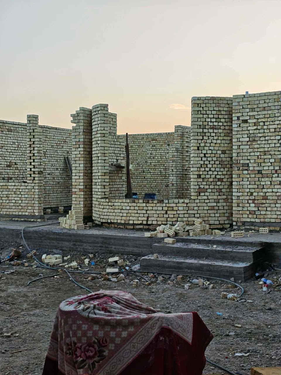 السلام عليكم موجود كادر بناء مع المعلم احمد شبل مصري شغل درجه اولى اسعار مناسبه للجميع رقم التلفون*********** الواتس
