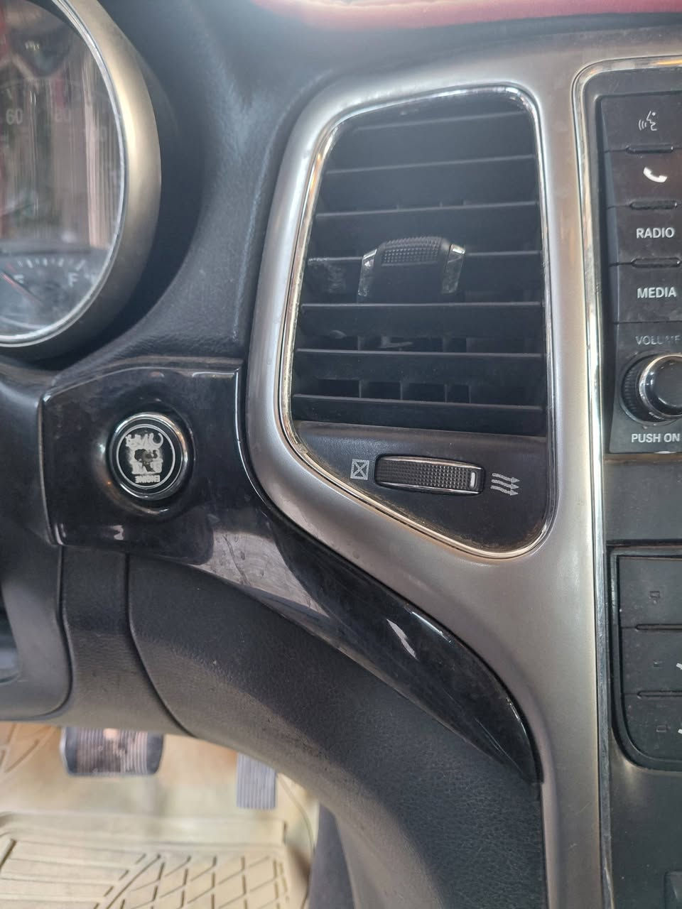 ارخص جيب لاريدو سعره 127
جيب لاريدو 2011 محرك 6 سلندر جاهزه للاخير محرك كير حدادية تبريد تخم تاير كله جديد رقم بغداد باسمي تحويل مباشر مكاني بابل 

***********

***********
