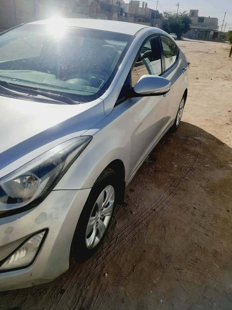 سلام عليكم النتره للبيع مديل ١٦ جاهزه كير ومحرك وحداديه وتبريد وتايرات بيه ٣ قطع بدون دواخل السياره بسمي المكان نجف مناذره السعر ١٠٧وبيه مجال ***********
