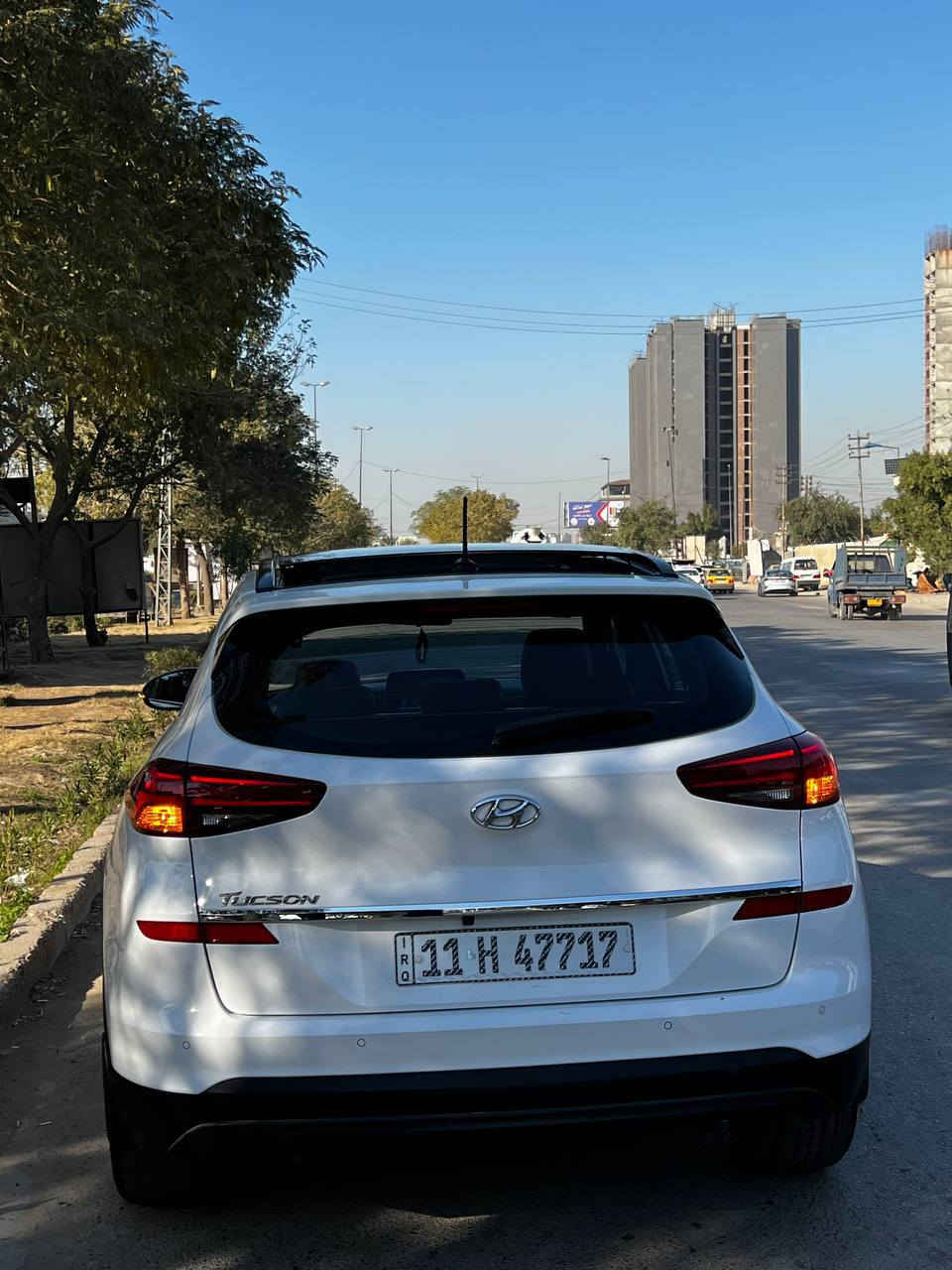 السلام عليكم ❤️
للبيع توكسان 2019 وكالة  الكاصد 
ماشية فقط 57000 
السيارة جديدة جدااا
بأسمي رقم بغداد...
فول مواصفات بانوراما 
مكينة 2000 دوش 
جاهزة من كلشي 
بصمات 2 وياها 
مواصفاتها 
كشنات كهرباء مع جلد 
ارضية جلد 
لايت عدسات 
بكلايت عدسات 
مري شفط واشارة 
حساس خلفي كامرة دوارة 
شاشة اندرويد تحكم ستيرن كامل 
بلوجكتر ظوة من الدوران يشتغل 
ترحيب بليدات والمرايا 
مود درايف 
بصمات 2 وياها 
سبيرها وعدتها جديدة بعدة مملعوب بيها ولابيها فتح المكينة والكير
مكاني بغداد حي التراث
*********** سعرها 
207 وبي مجال سونار موجود هم من اخذتها
