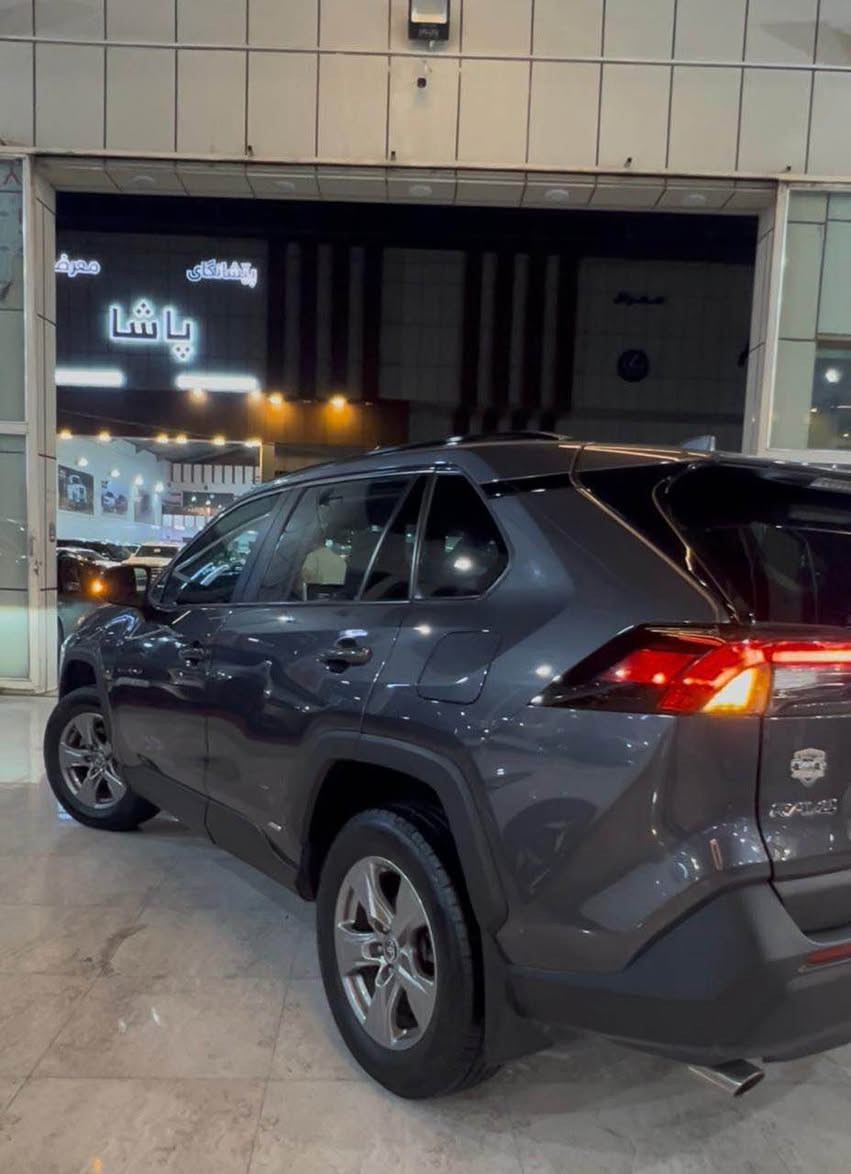 تويوتا RAV4 XLE 2024 أمريكي الحادث فقط دعامي امامي مبدل بلادي نفس اللون (بنزين هايبرد ) .
* تشغيل بصمة (Push Start)..
* مقعد السائق كهربائي .
* شاشة 8 إنش.
* دعم لاسلكي لـ Apple CarPlay وAndroid Aut.
* مثبت سرعة راداري.
* كاميرا خلفية.
ماشيه 45 الف  مكان اربيل سنوية باسمي شرعي
بدون صبغ كل ايرباك سليم    
السعر 243 
***********
*********** أربيل, العراق
