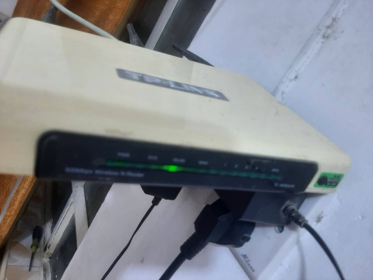 سلام عليكم
راوتر للبيع 
شغال 100%
ويا كيبل مالته تقريبآ 20 متر 
كامل


**إذا كنت صاحب هذا الإعلان وتريد حذفه لأي سبب، رجاءا أرسل رسالة إلى الدعم الفني**