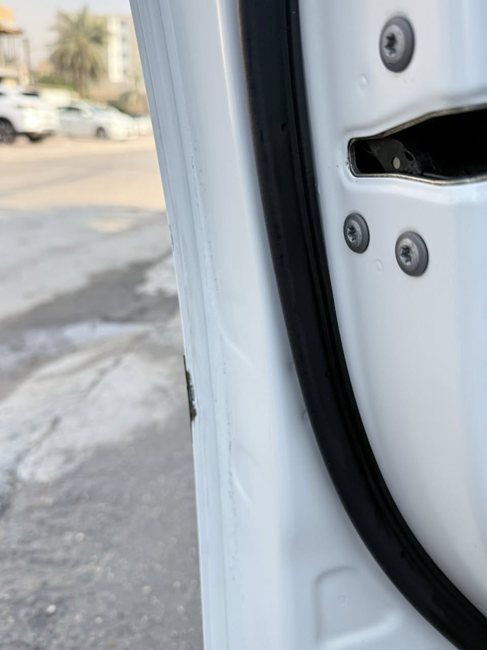 السلام عليكم كورولا بانزين جيهان وكاله مو صيني  بدون فتحة ٢٠٢٤ ماشيه ٣٧ الف مكفوله من كلشي عدى بارد كلش صغير جوه اليده مال باب السايق وموضحه بلصور رقم اربيل باسمي شرط التحويل مكان بغداد حي الجامعة السعر ١٨٠ وبيها مجال حك الجية ***********
