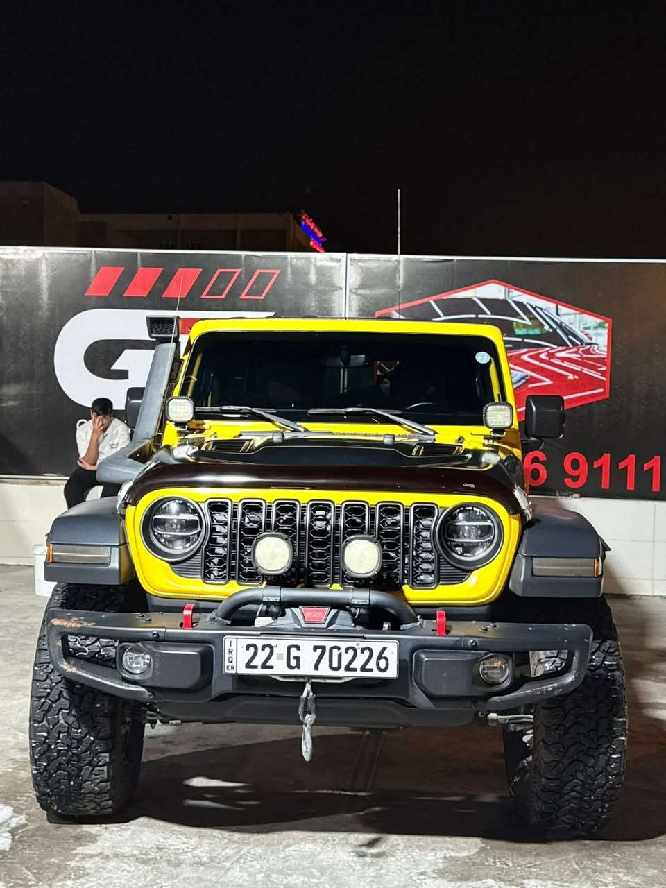 جيب رنجلر وكالة هارلم لون خاص تحديث خاص جاهزة من كلشي 

سياره بيها تفاصيل هواي 
لعشاق التميز والافرود 
اضافة على السيارة 
خدادية كاملة من فوكس
ونج سحب من شركة warn
منفاخ هواء من شركة كوبر اصلي بباب الصندوق مخفي 
سقف معدل عازل للحرارة 
ويل اصلي مع إطارات اصلية أمريكي 

موديل 2019 
رقم اربيل 
لون اصفر مميز مو ليموني 

الشراي يتواصل على هذا الرقم 

***********
