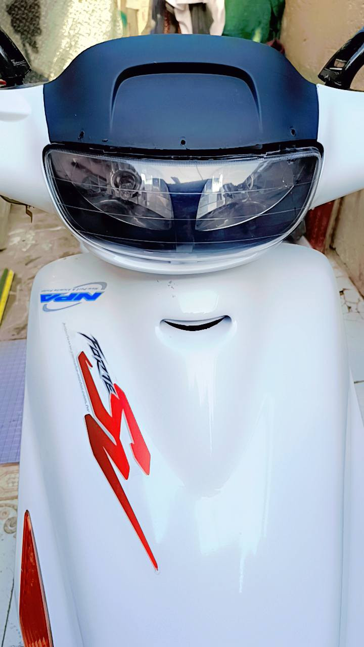 ***********السلام عليكم اخواننا الاعزاء ورحمه الله وبركاته دراجه فراشه للبيع والسعر مناسب للناس الشرايه الدراجه كلها حلوه ونظيفه وما متعوبه الدراجه وعن الحلال والحرام ما مفتوح الدراجه وانا وياك على الفحص الدراجه كلها شغاله من كهربائيات من سلف من هندر من لايت بقلايت جاك صبح جقنوس كلها جاهزه الدراجه وعنا الحلال والحرام يرادله فقط باتري ما بيها لان الباتري بيها تعبان والكتف مال الشاير واقف بيها فهاي نواقصها الدراجه والدراجه كل شيء ما بيها السعر 450,000 دينار نهايتها العنوان الكوفه حي نيسان مقابل سكله القرعاوي وراح اعطيكم رقم الهاتف مالت الخاص تقدر تتصل علي على اثير وعلى الواتساب على التعليقات على الخاص ما ارده لان ما عندي تعذروني وتحياتي لكم وشايف الف خير عمه اللي ياخذ هاي الدراجه
