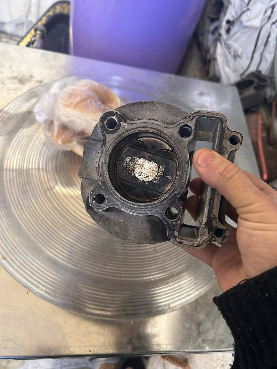 سلام عليكم نواعم للبيع مال رمبه كلهن عشغل كور مال 59 ويشغل63 بوش ثنين ٥٩ مشيفات  كابريترات ثنين ٤ براغي وحده صغيره مال ٥٩ وفوك وثانيه مال سبعينات همين عشغل  
وسلف رياضي  ترجيه مكاني عطيفيه ***********
