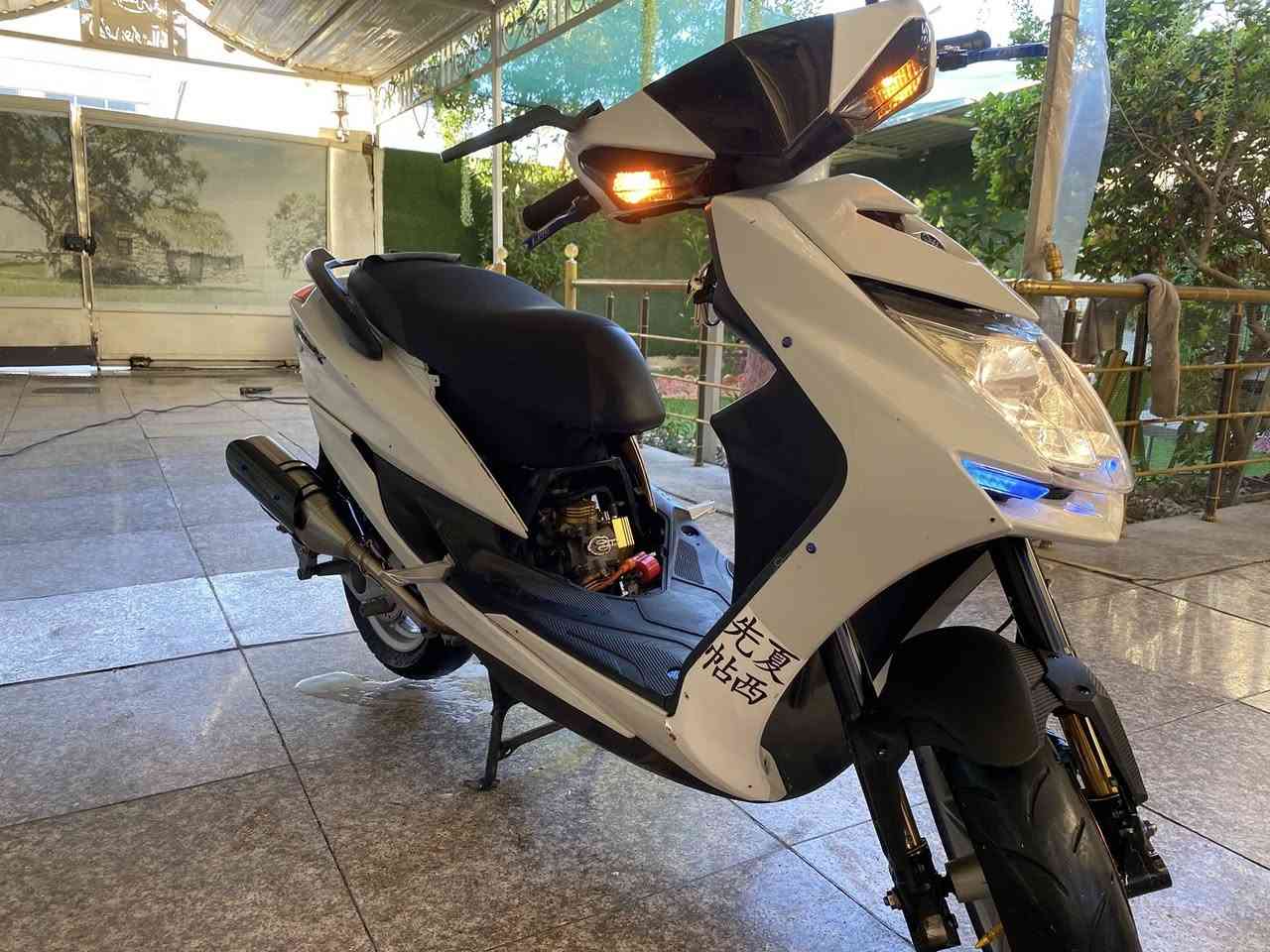 سلام عليكم شباب دراجة سكنس شمعه للبيع
الدراجة بيها خير من الله تزويد مكينة TM كور TM و البوشة مطابقة الدراجة تزويد مال خارج بيها جويتر رياضي حجم 36

نوزل 10 

كلج خلفي JISO

كلج امامي WF

ماشة smart

صدر امامي عكس ابو البطل smart

جاملغ امامي koso

جاملغ خلفي رياضي

دبلات خلفية رياضي

يدات بريك تحكم بلطول 

كويل نار رياضي

كتف شحن رياضي

الفج الأمامي smart

 صالنصة بوري عدل واقية كاربون 

قطرة دهن رياضي

قطرة اكسل رياضي

قبق بانزين رياضي shark

براغي بيها هواي رياضي

شوتة رياضي ks 

تاير امامي جلاتين

ولف تاير طلقة

قبق كلجات رياضي 

هاوزن بنفسجي

و بعد بيها هواي غراض الدراجة شلعة و معدل كلش قوية و مداريها كلش دهن موتل و بانزين كلة محسن عنوان بغداد الحرية للأستفسار *********** سعر خاص لان اكو ناس متقدر الغراض البيها 

ملاحظة المرايات ما بيها
