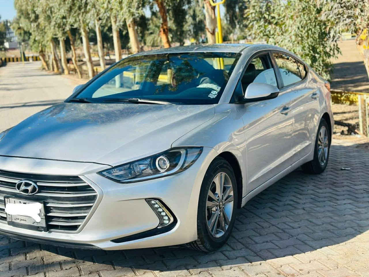 النترا 2017 وارد امريكي 
 ضرر سياره بارد باب عكس السايق  سياره بدون صبغ فقط الدوسه وبيها بارد جاملغ الخلف السايق 
بيها منضومه غاز 
محرك جديد 
موصفات عاديه 
بدون دواخل بدون ارباك 
رقم ديالى 
 مكان سياره ديالى بعقوبة ***********
