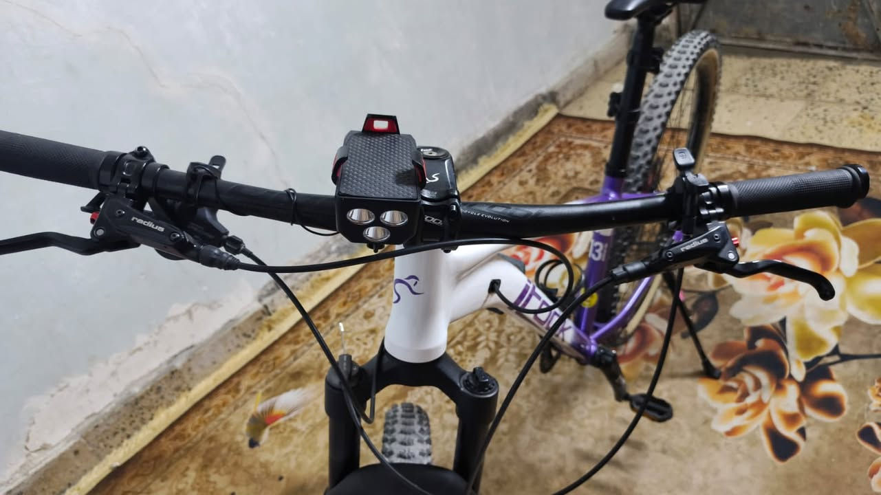 السلام عليكم دراجه هوايه.  حجم. 29صناعه كولمبي السعر الخاص وهاذه رقم بي واتساب ***********
