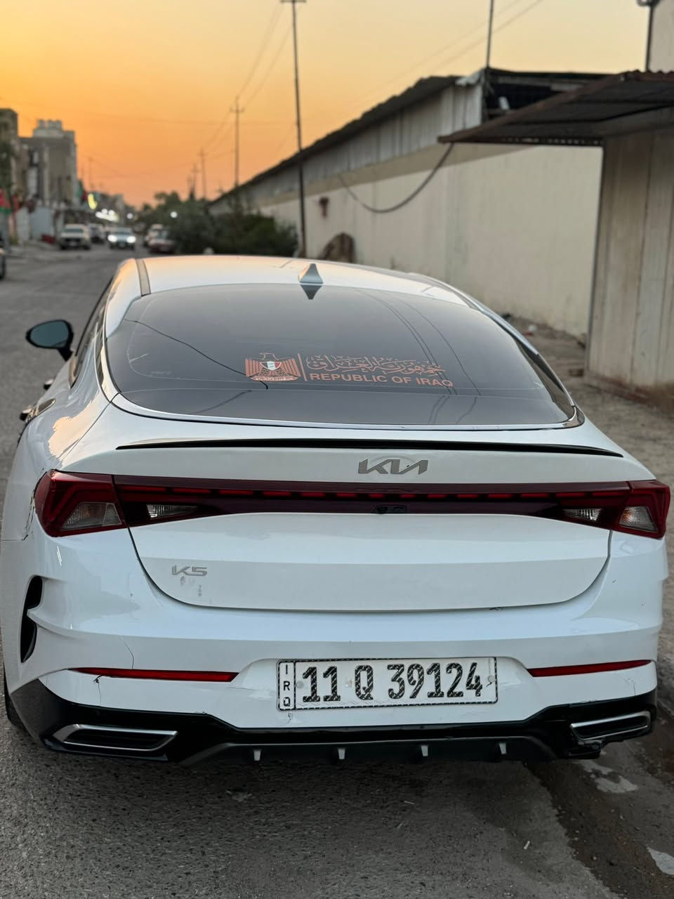 سلام عليكم
K5 موديل 2023
رقم بغداد معوقين 
فول بدون بنوراما

مكينه 1.6تيربو
ماشيه82km
داخل احمر
حادث فقط صندوك مبدل وبارد حافة الجاملغ الايسر الخلفي
دعامية خلفيه بلاد
بدون ايرباك السياره
السعر 155وبي مجال
مكان بغداد /البنوك
***********
