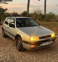 ١٩٩٣ • محرك ٢٠٠٠ اوتوماتيك • بدون حادث