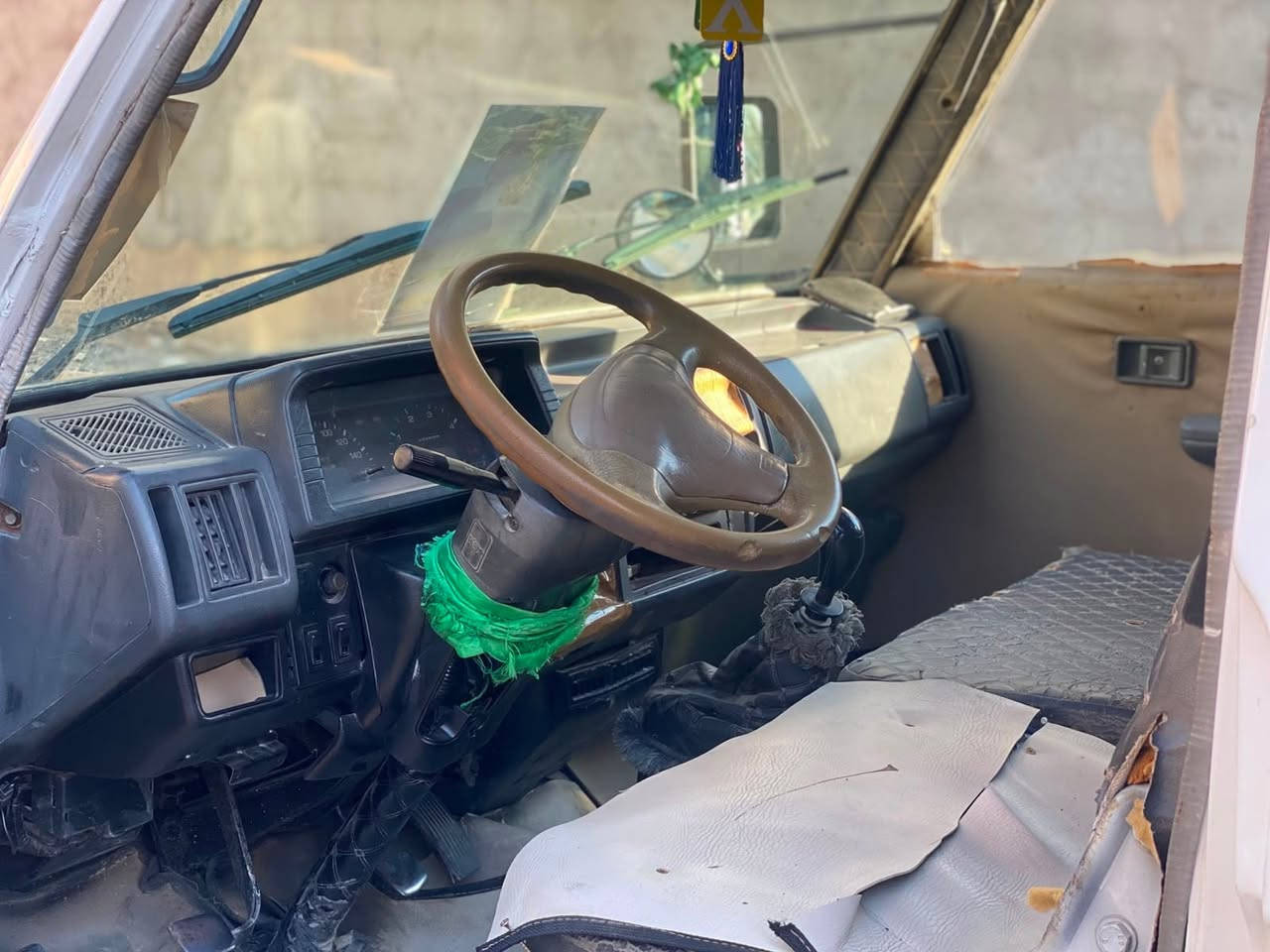 السلام عليكم
كيه بنكو 96  تخم تاير وحداديه وكير واكسن نضيفات  ورقم شاصي شعار ورقم انكليزي مداور في نفس الوقت ومكينه خيط بخار السعر 52 مجال قليل مصبوغه حزام للجماليه العنوان كربلا  الاستفسار على الرقم 

***********
