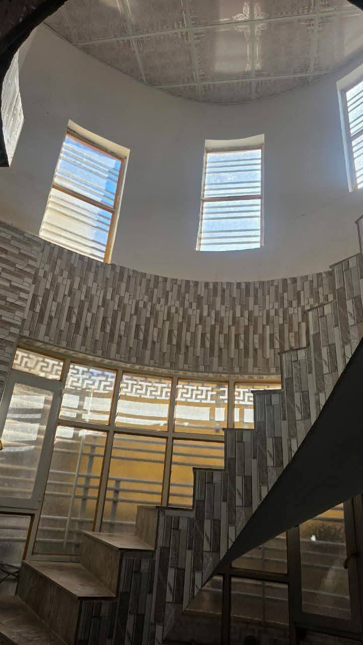 🏠 بيت للبيع – حي الأمين الأولى
📍 قرب محطة بنزين خانة الشموس
📄 سند زراعي
📐 المساحة: ٢٠٠ متر
🏗️ كونكريت مسلح
🛣️ شارع تبليط
تفاصيل البيت:
غرفتين
صالة
استقبال
حمامين
مطبخ
طابق ثاني صالة واسعة
💰 السعر: 95 
للاستفسار خاص أو الاتصال على الرقم  ‏‪***********‬‏
