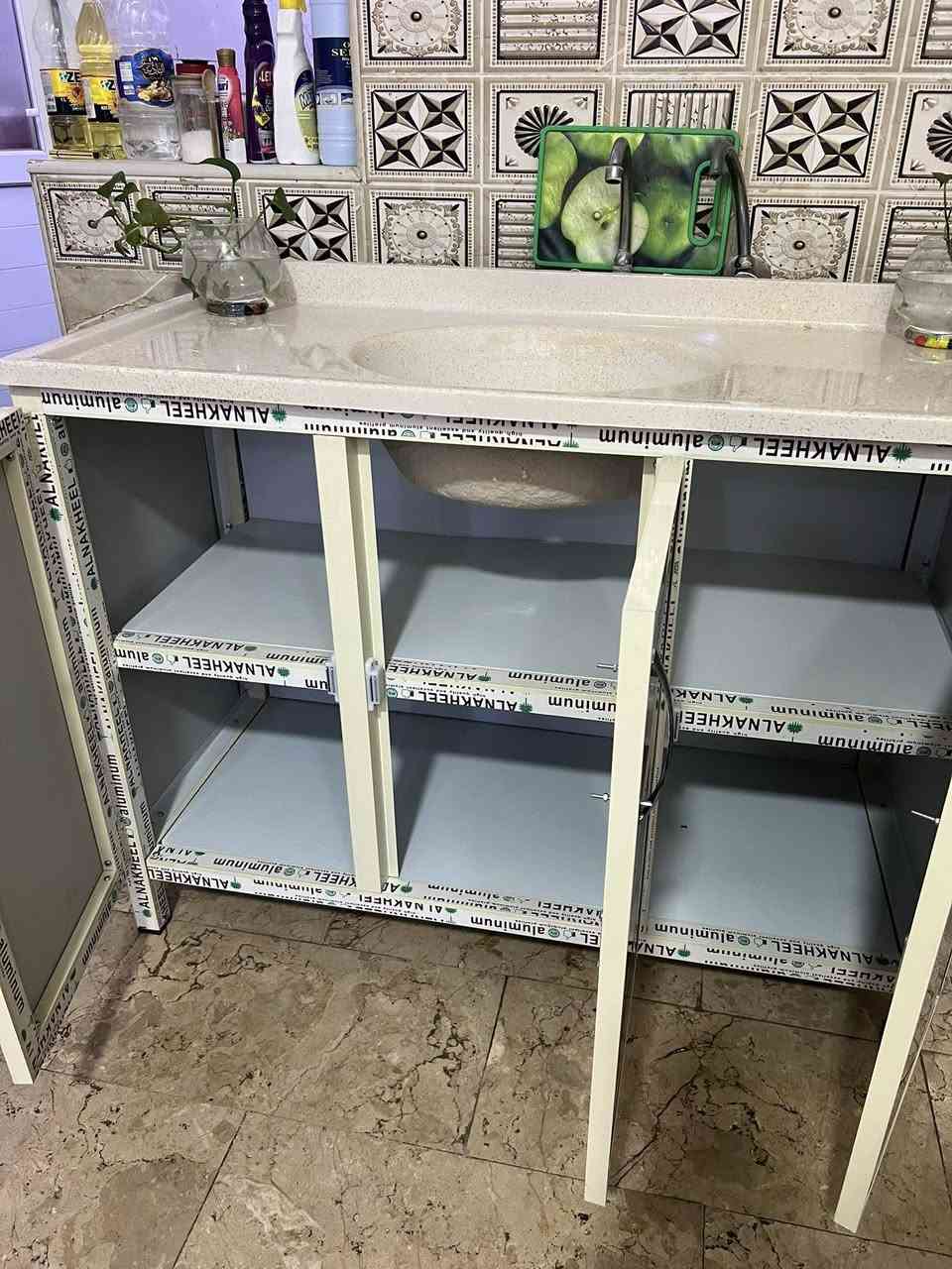 كاونتر قياس مترونص 
سنك مرمر قياس متروربع 
جديد غير مستعمل 
سعرة 370
تفصال مكان بغداد منصور 
واتساب ‭٠٧٧٤ ١٨٤ ٥١٩٣‬
***********
