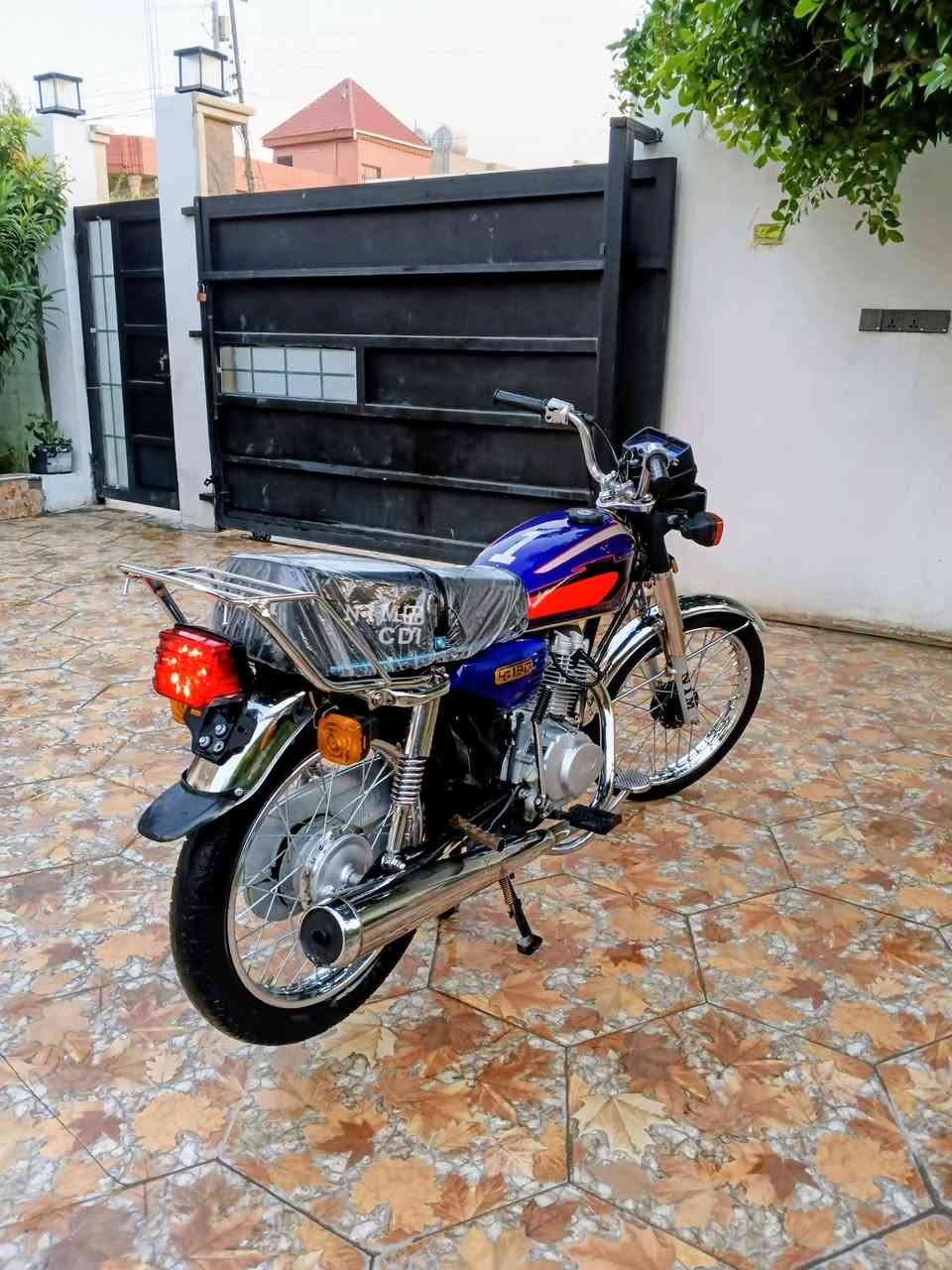 للبيع دراجه نامه 25 موديل محرك ما مفتوح بل شرط دراجه كلشي ما نقصه المكان حي النصر السعر 575 بي مجال شراي اتصل ***********
