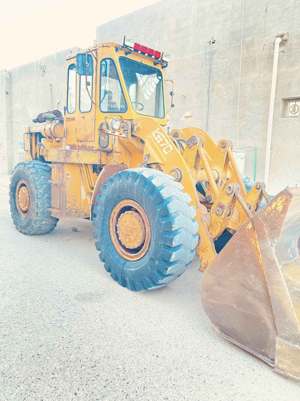 شفل عادي موديل 79 محوره كلها بي  مكان الشفل الرمادي
الاتصال: ***********
