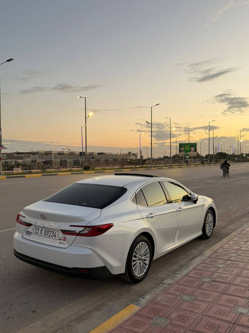 كامري ٢٥ فوووول رقم بغداد مقترض وكفيلها زوجها اتصال ***********
